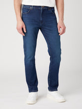 Wrangler Larston Męskie Spodnie Jeansowe Green Fuzz W18SMQ350